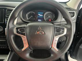 Photo '28' of Mitsubishi Triton