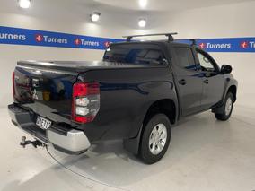 Photo '7' of Mitsubishi Triton
