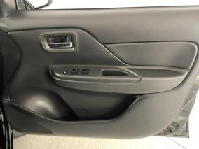 Photo '15' of Mitsubishi Triton