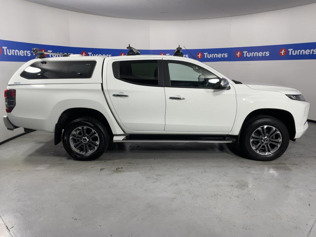 Photo '24' of Mitsubishi Triton