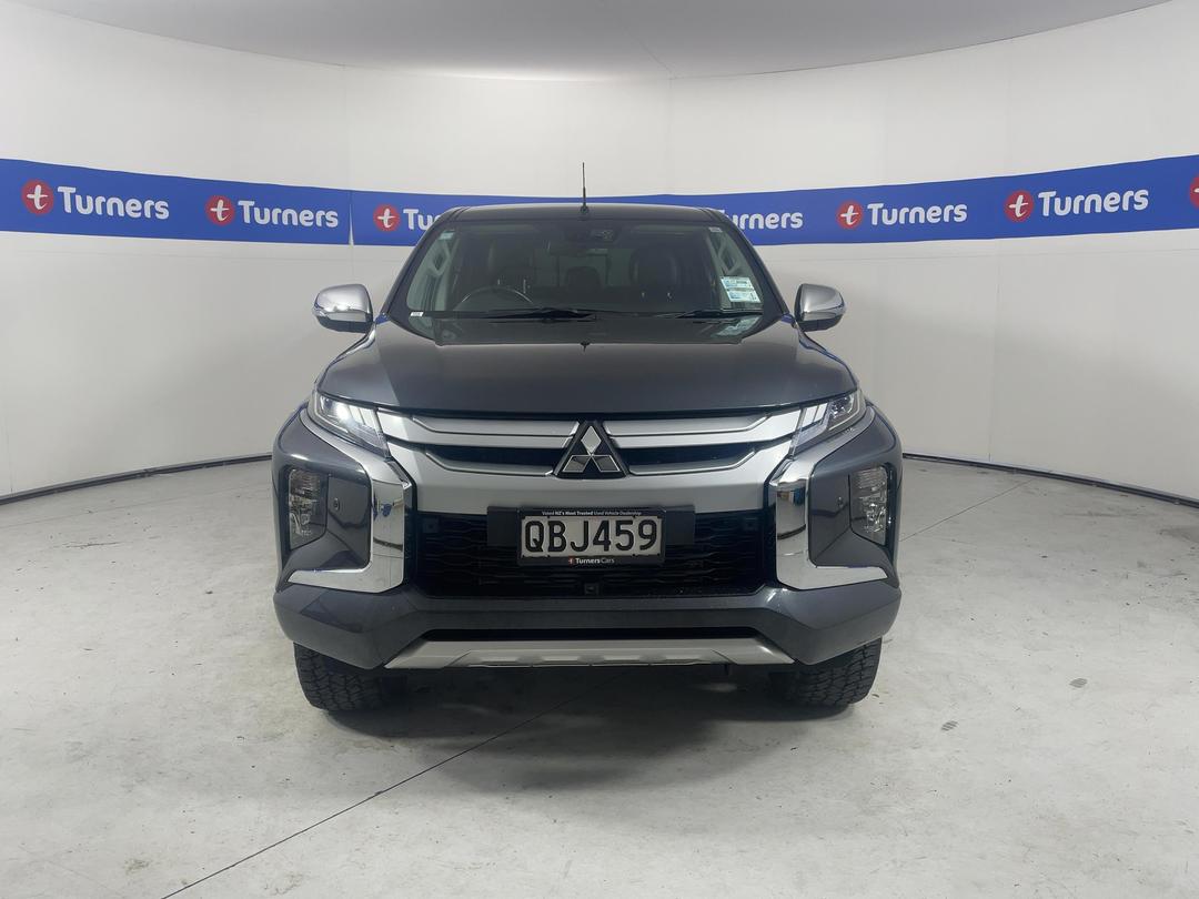 Photo '2' of Mitsubishi Triton