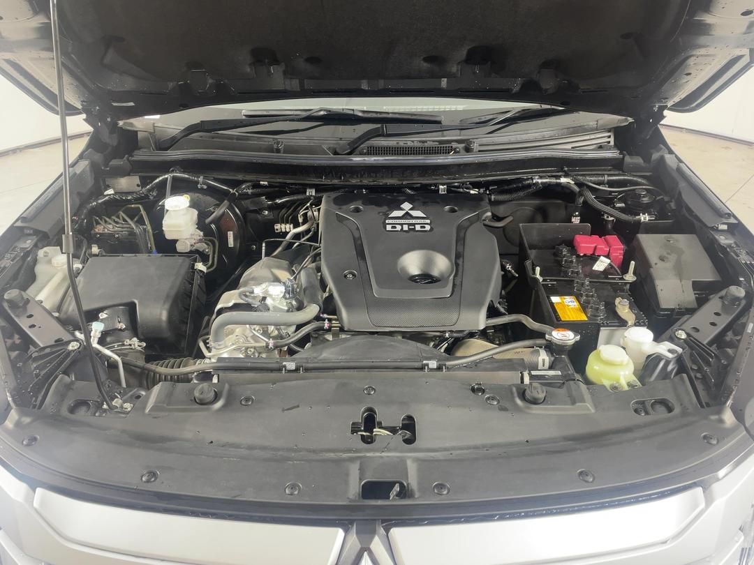 Photo '13' of Mitsubishi Triton