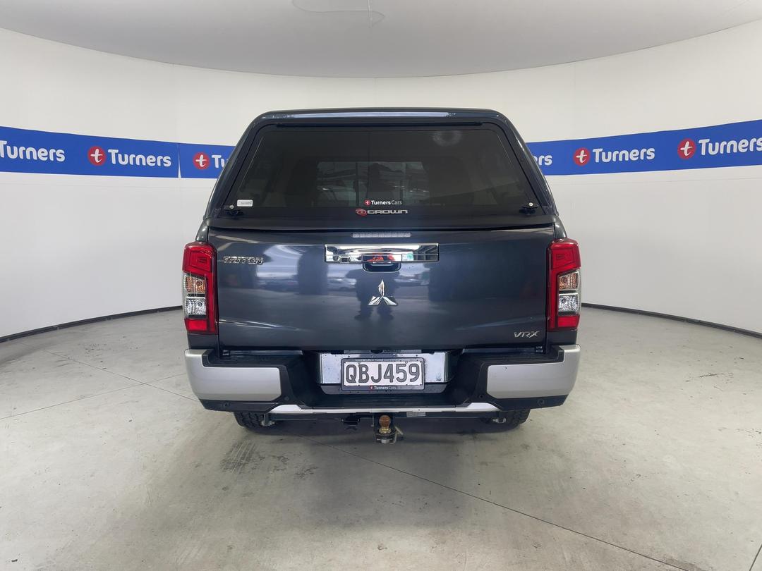 Photo '6' of Mitsubishi Triton