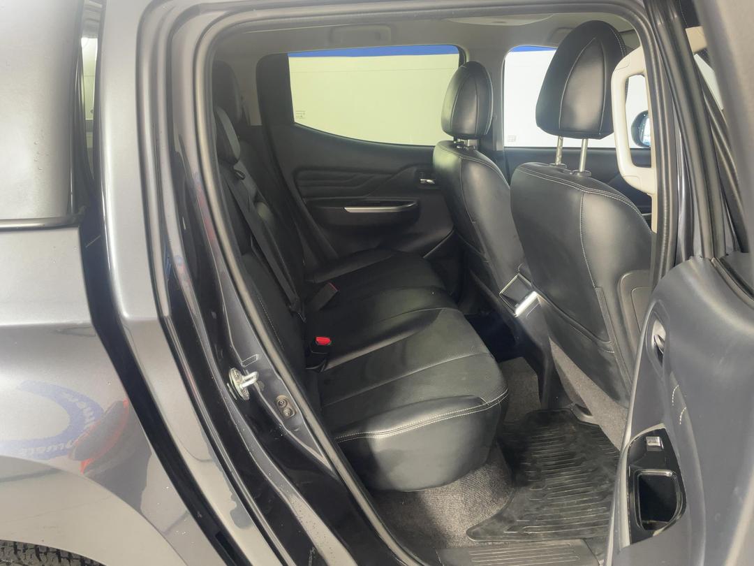 Photo '20' of Mitsubishi Triton
