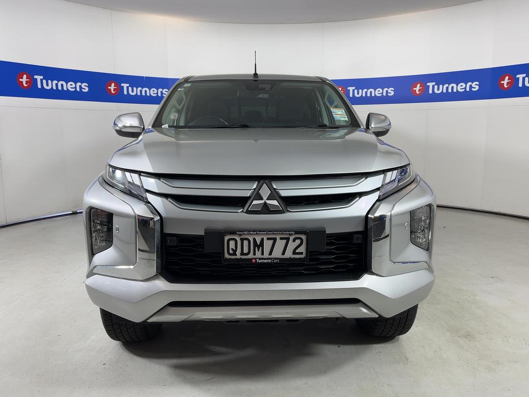 Photo '2' of Mitsubishi Triton