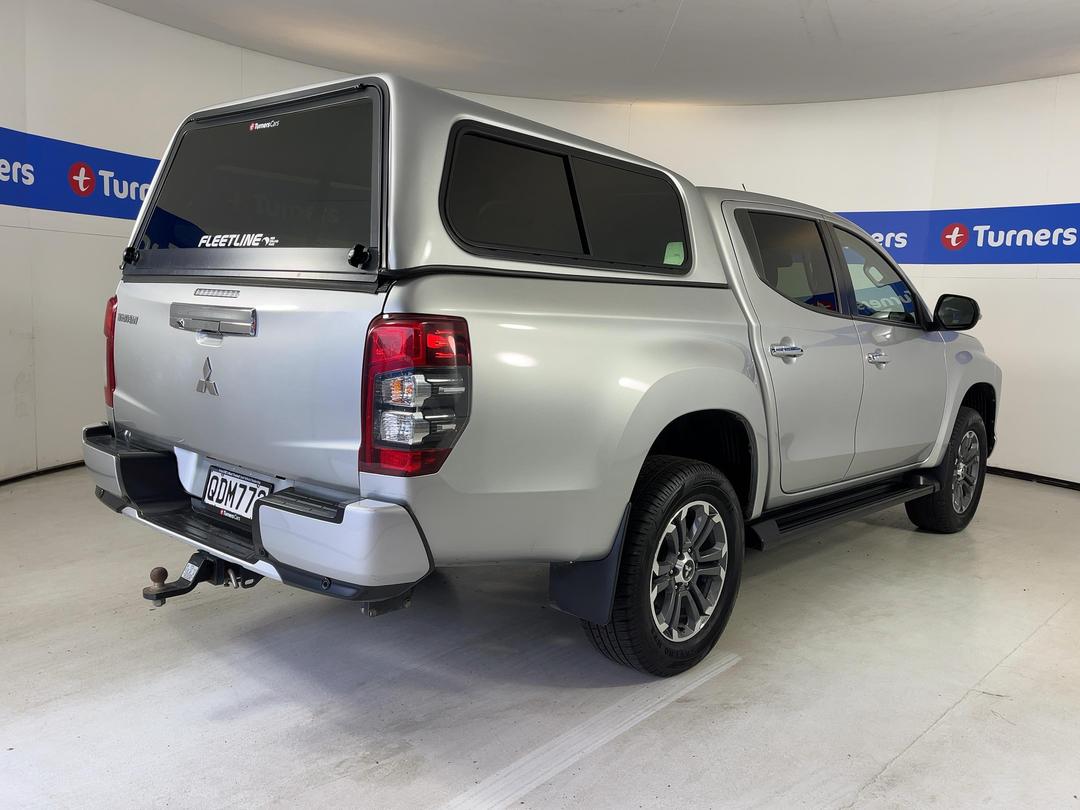 Photo '7' of Mitsubishi Triton