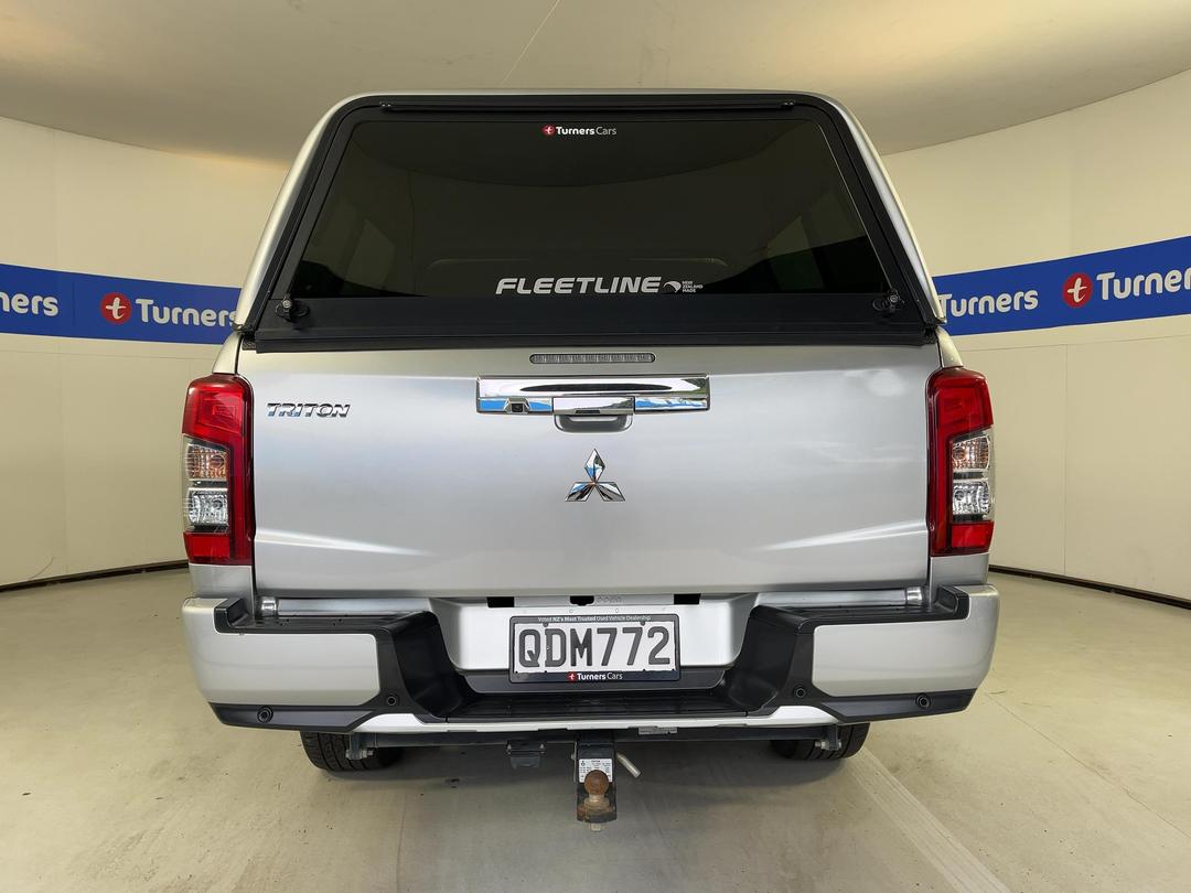 Photo '6' of Mitsubishi Triton