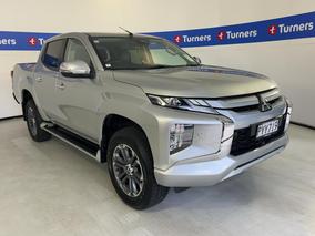 Photo '1' of Mitsubishi Triton