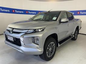 Photo '4' of Mitsubishi Triton
