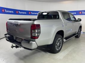Photo '7' of Mitsubishi Triton