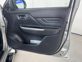 Photo '15' of Mitsubishi Triton