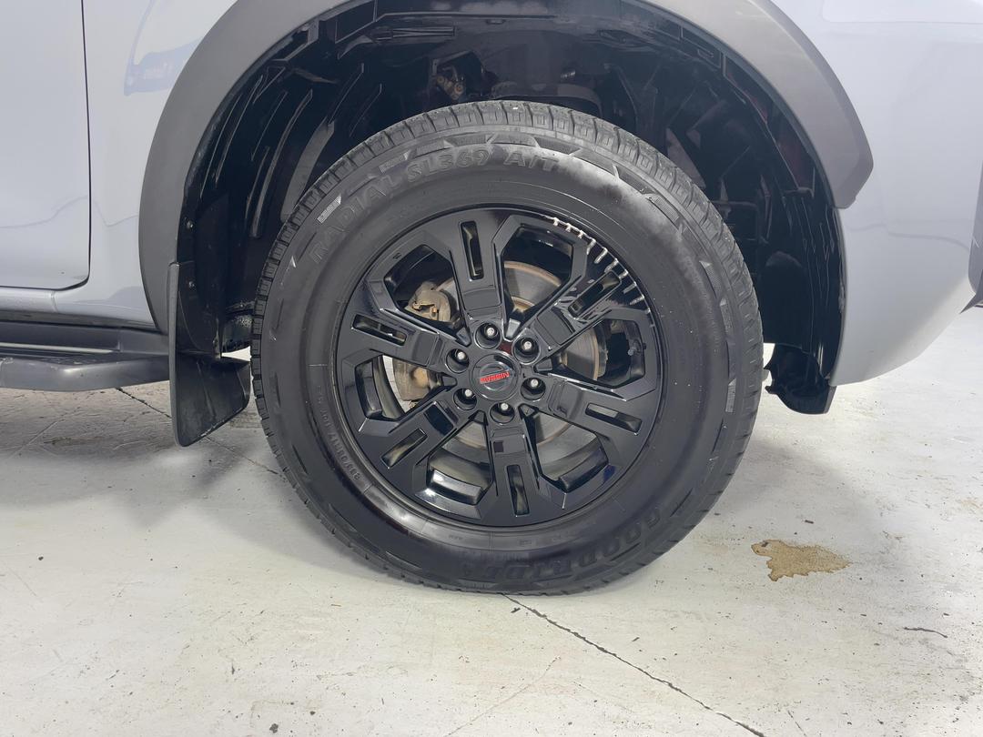 Photo '9' of Nissan Navara