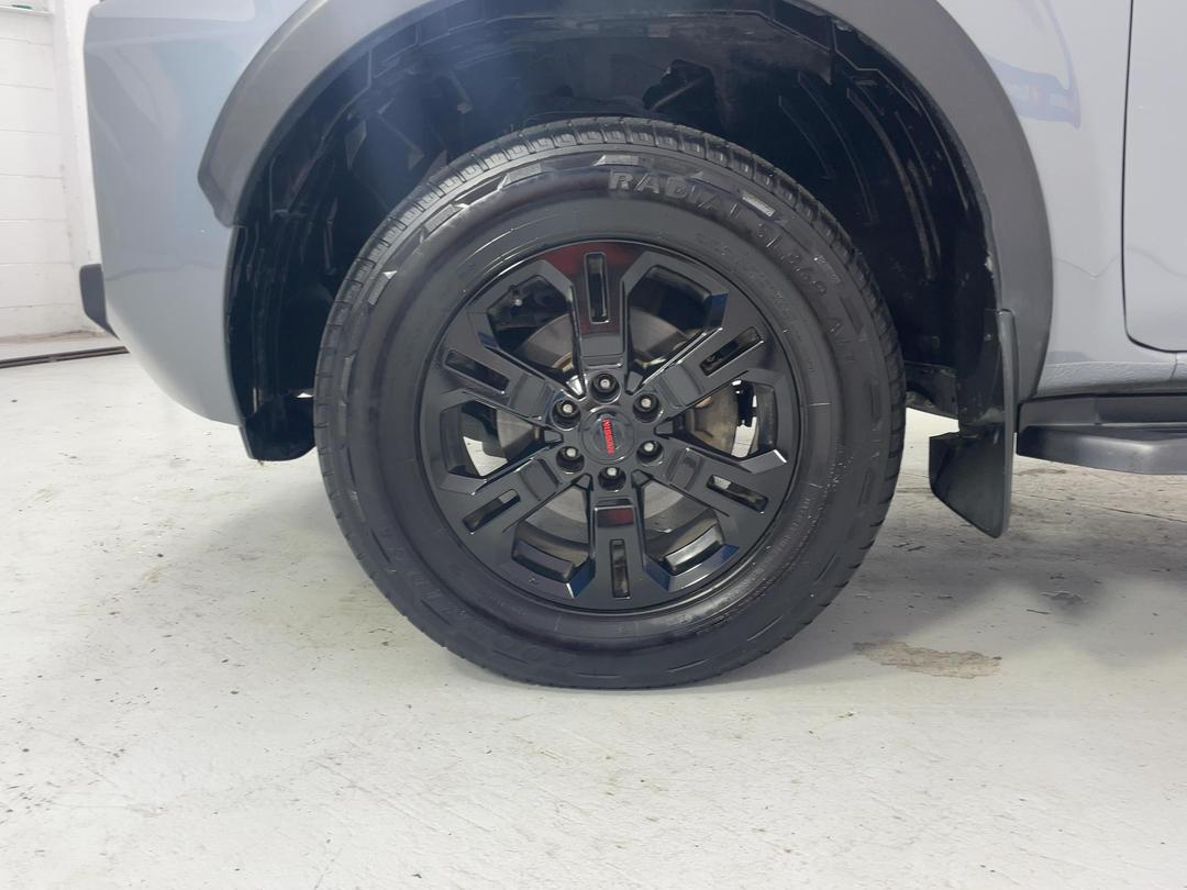 Photo '10' of Nissan Navara