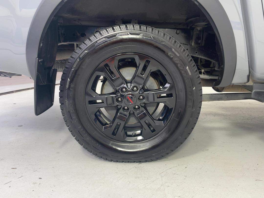 Photo '12' of Nissan Navara