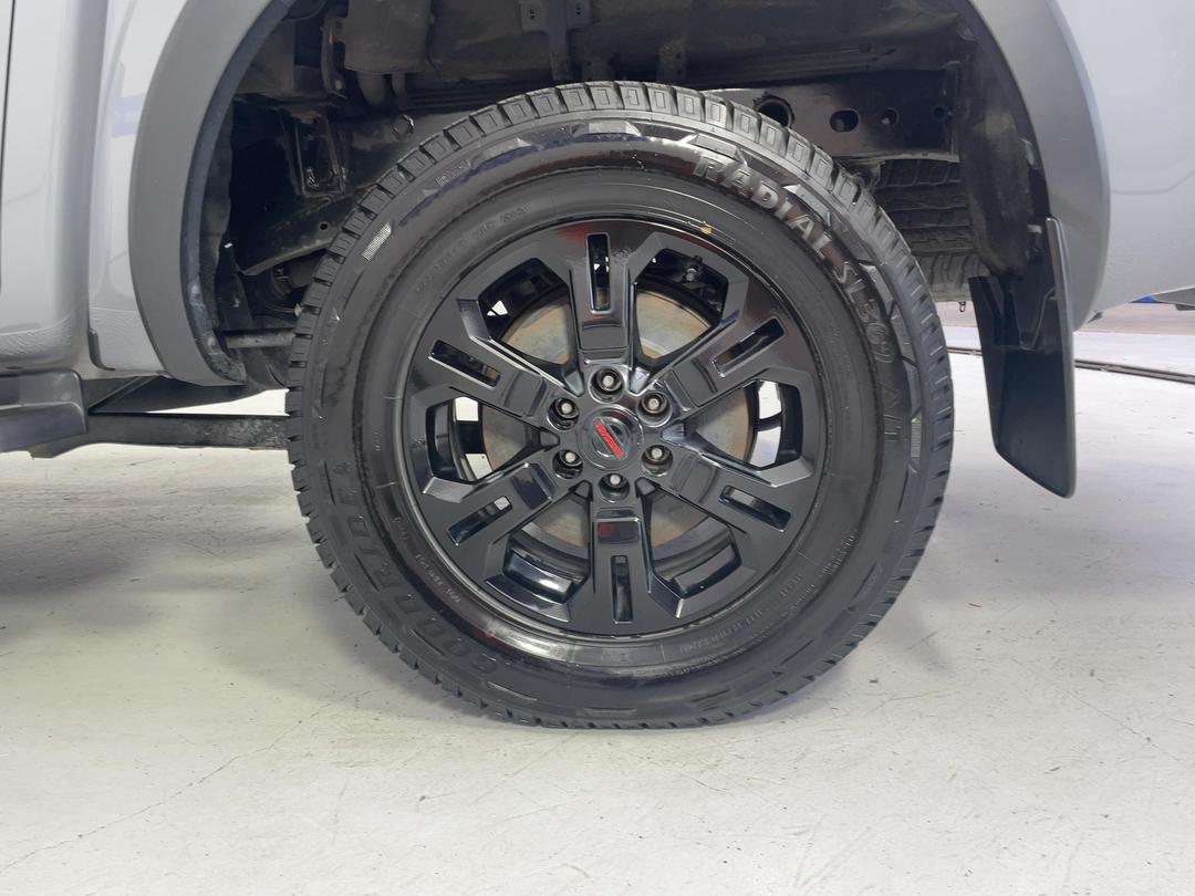 Photo '11' of Nissan Navara