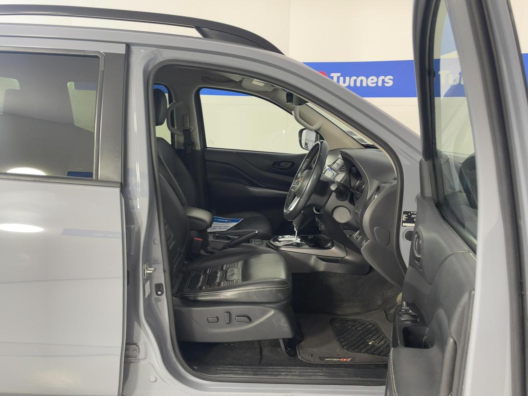 Photo '16' of Nissan Navara