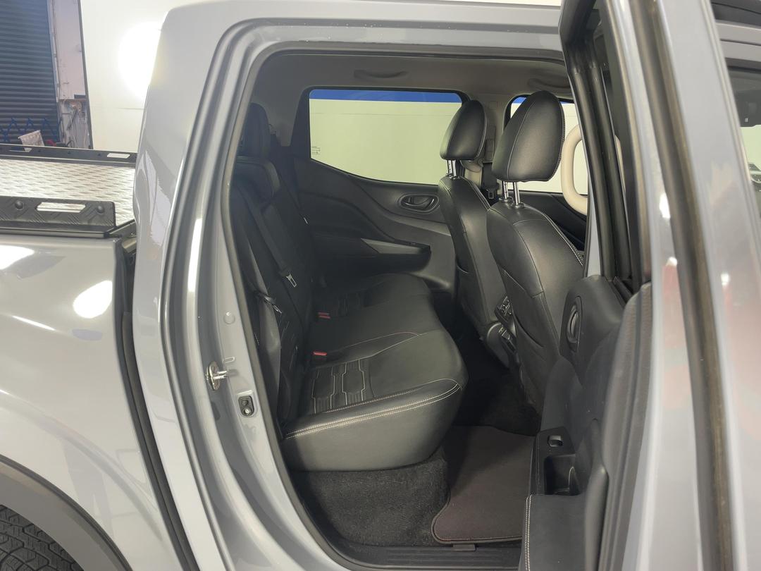 Photo '20' of Nissan Navara