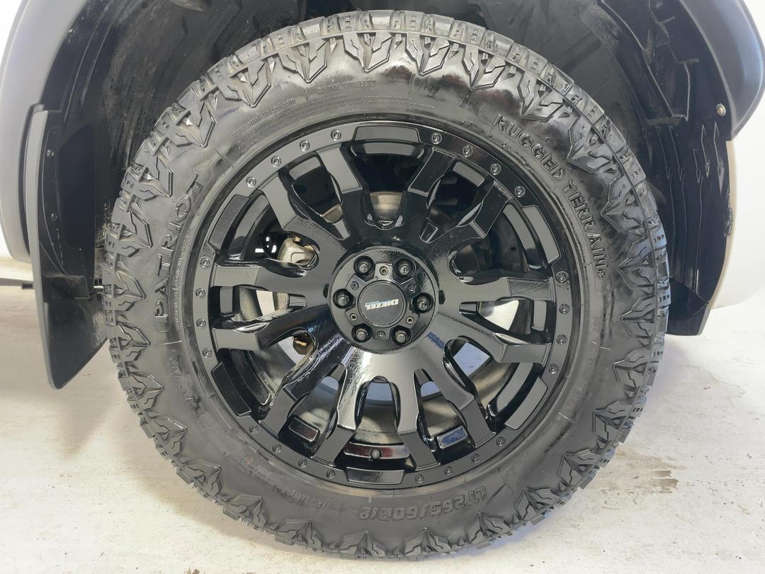 Photo '9' of Nissan Navara