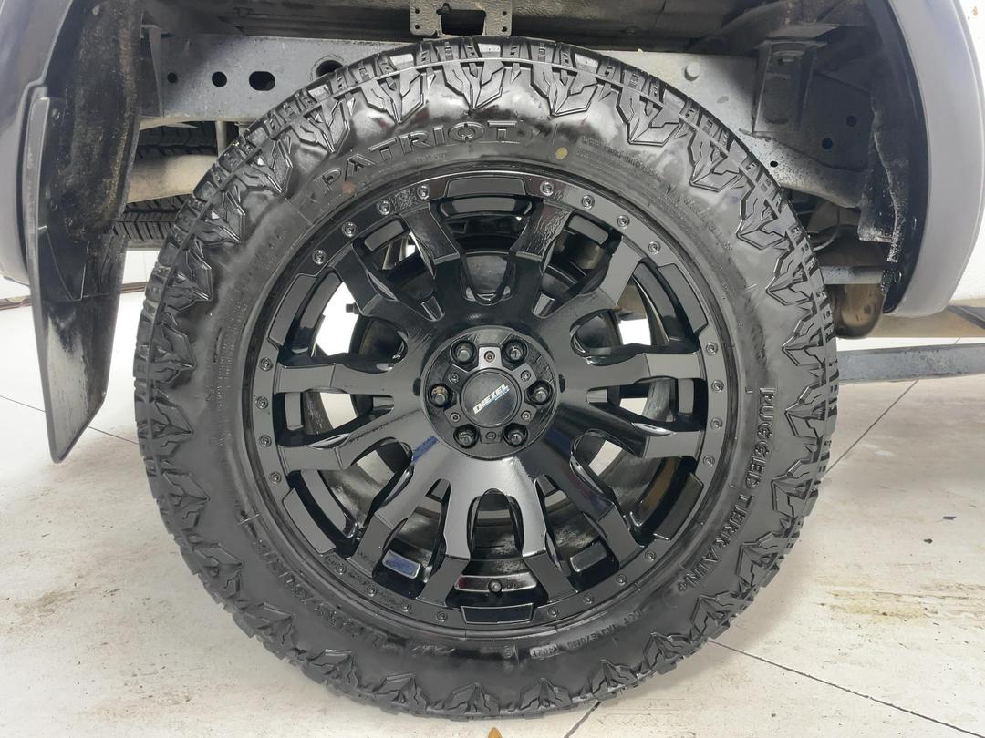Photo '12' of Nissan Navara