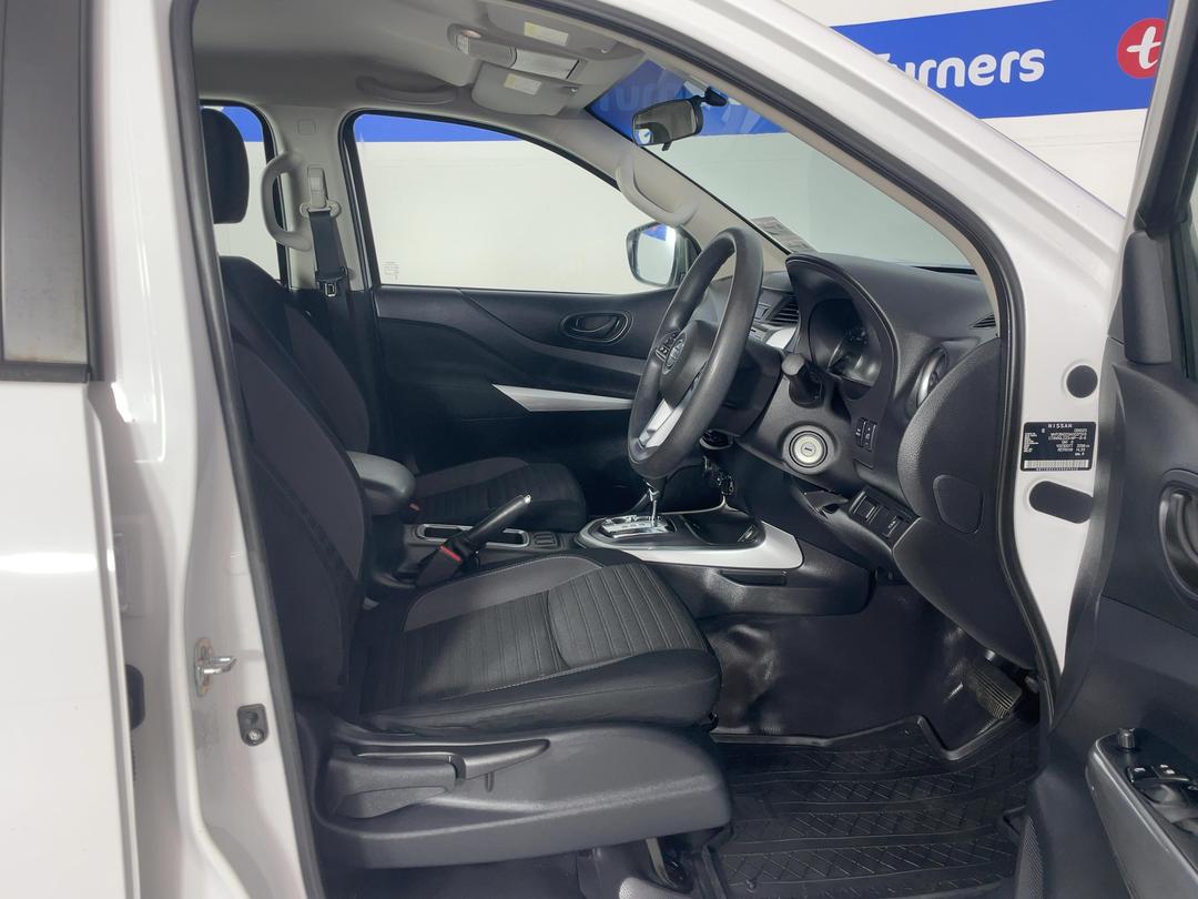 Photo '16' of Nissan Navara