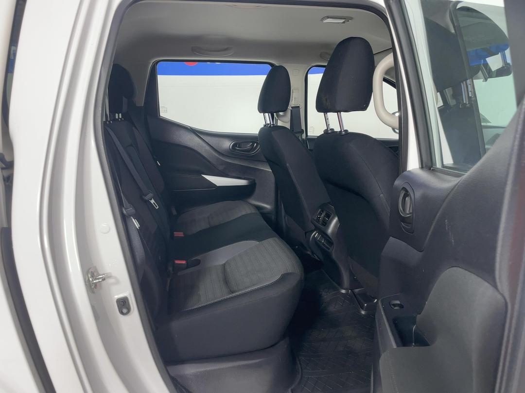 Photo '20' of Nissan Navara