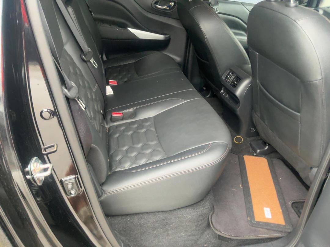 Photo '6' of Nissan Navara ST-X