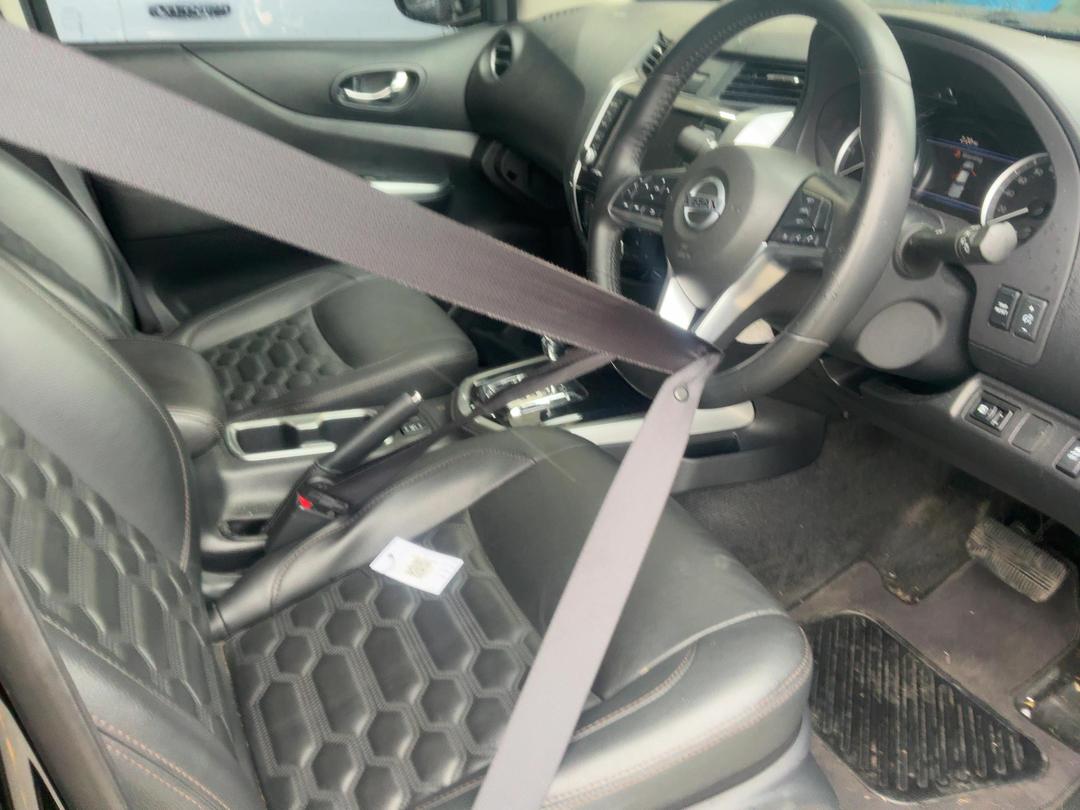 Photo '7' of Nissan Navara ST-X