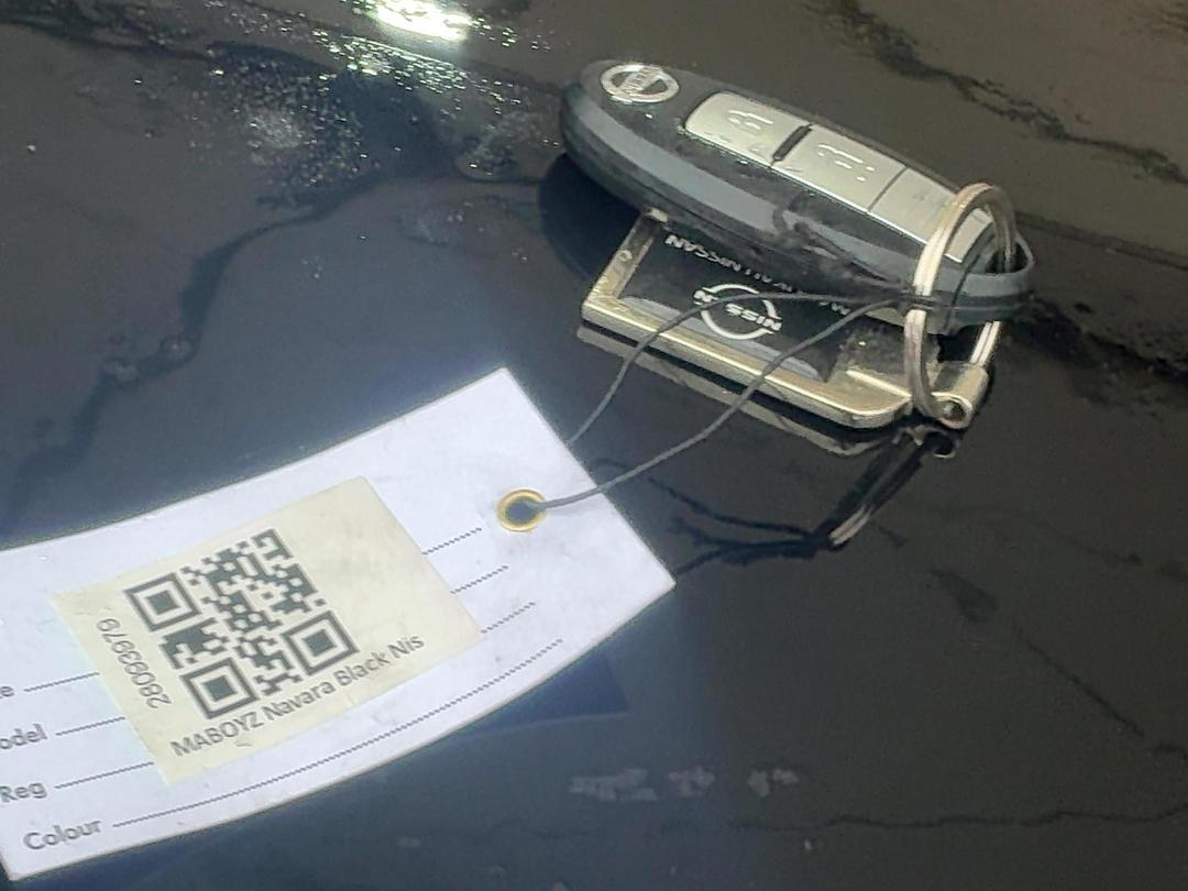 Photo '11' of Nissan Navara ST-X