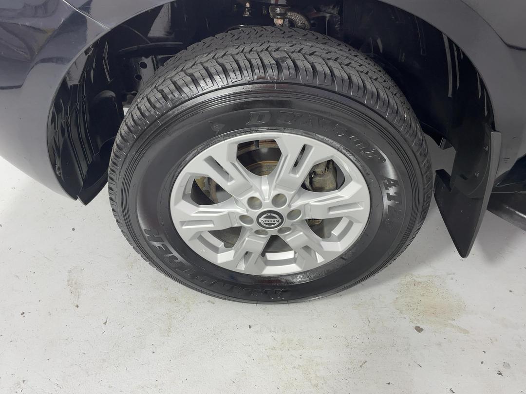 Photo '10' of Nissan Navara