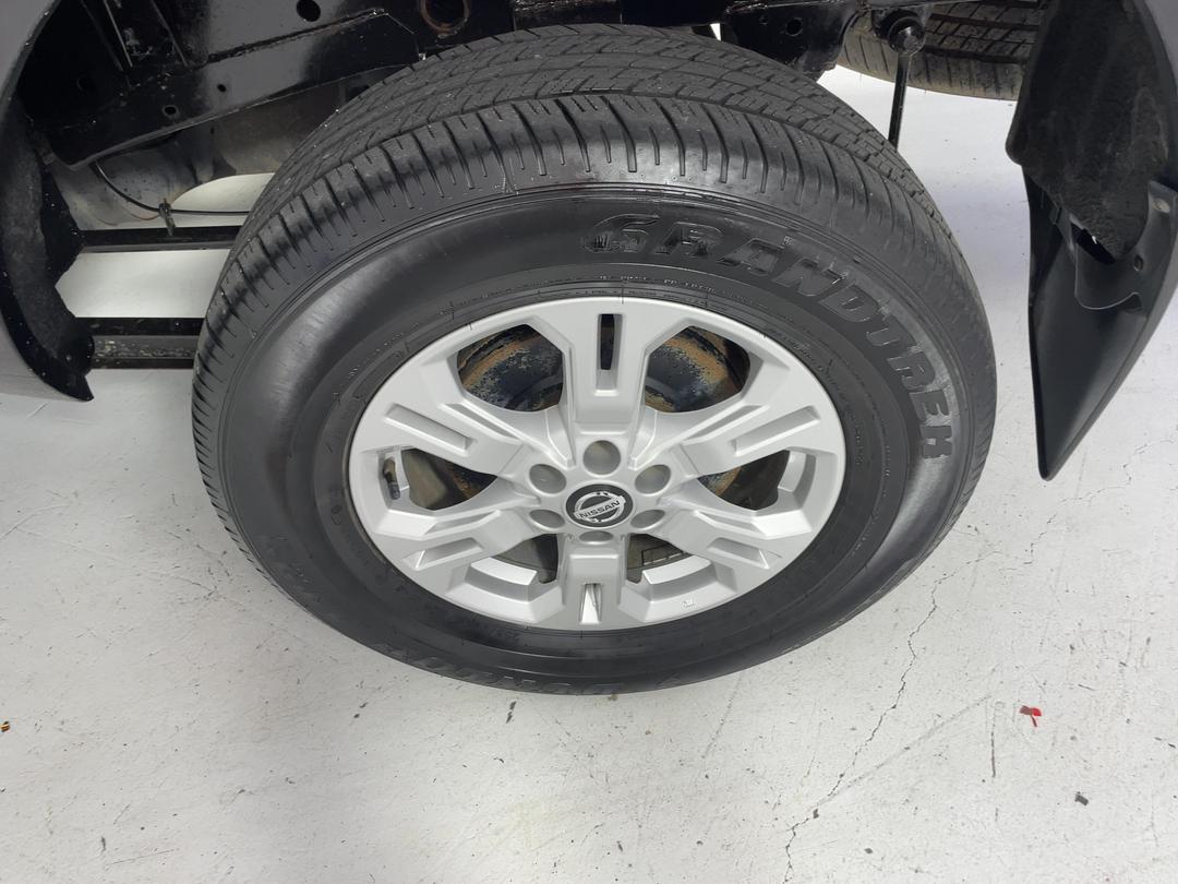 Photo '11' of Nissan Navara