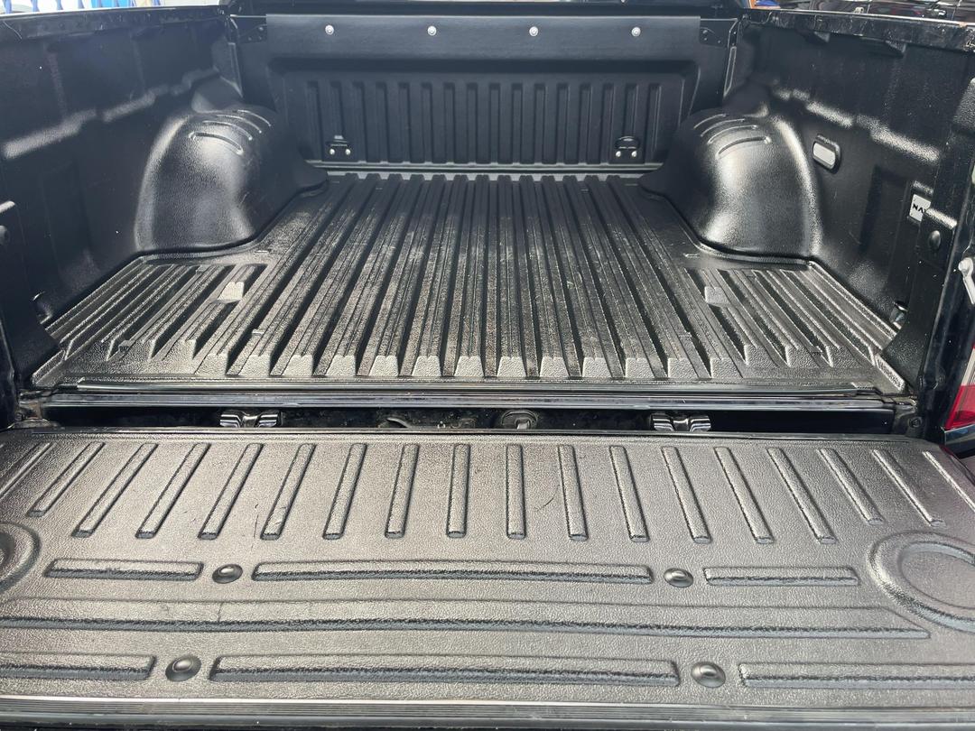 Photo '14' of Nissan Navara