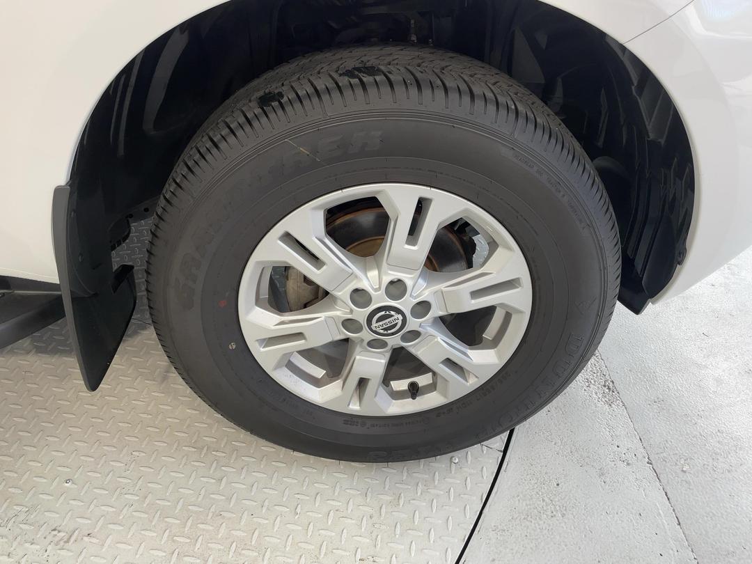 Photo '9' of Nissan Navara