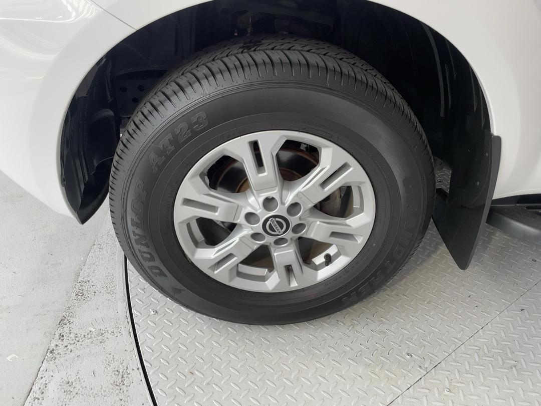 Photo '10' of Nissan Navara