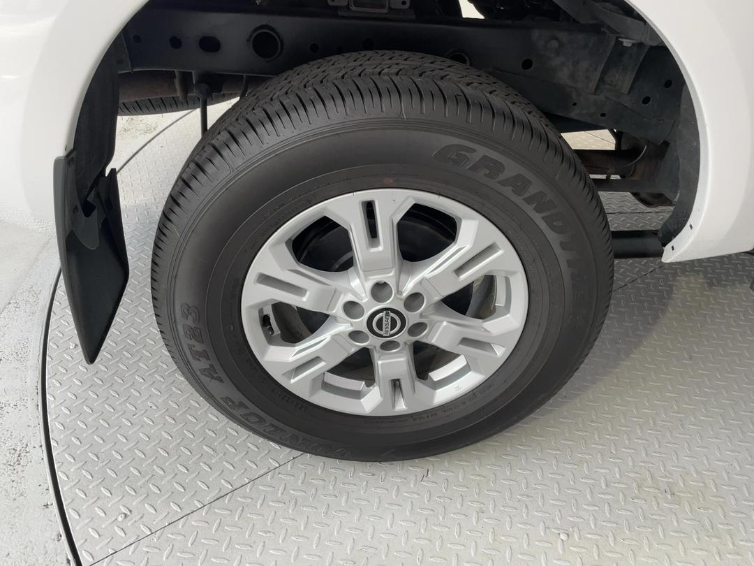 Photo '12' of Nissan Navara