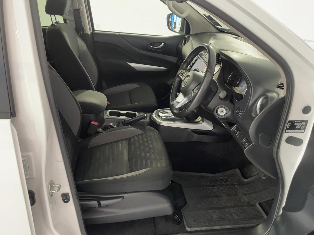 Photo '16' of Nissan Navara