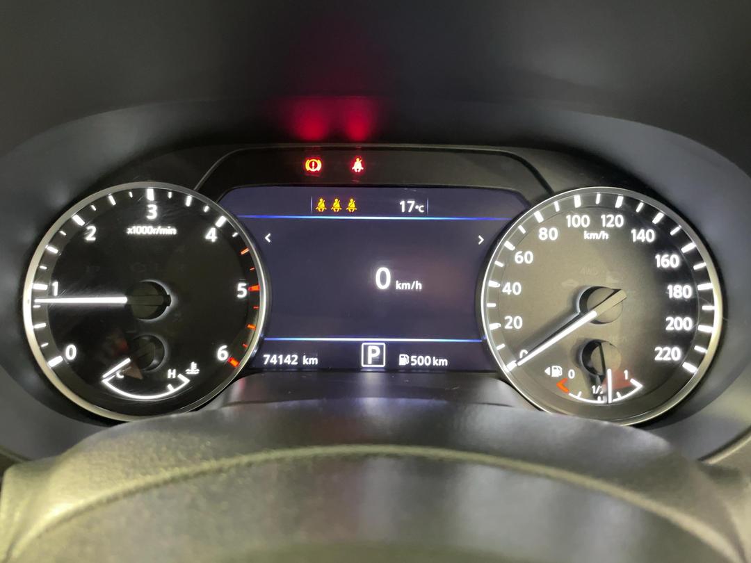Photo '21' of Nissan Navara