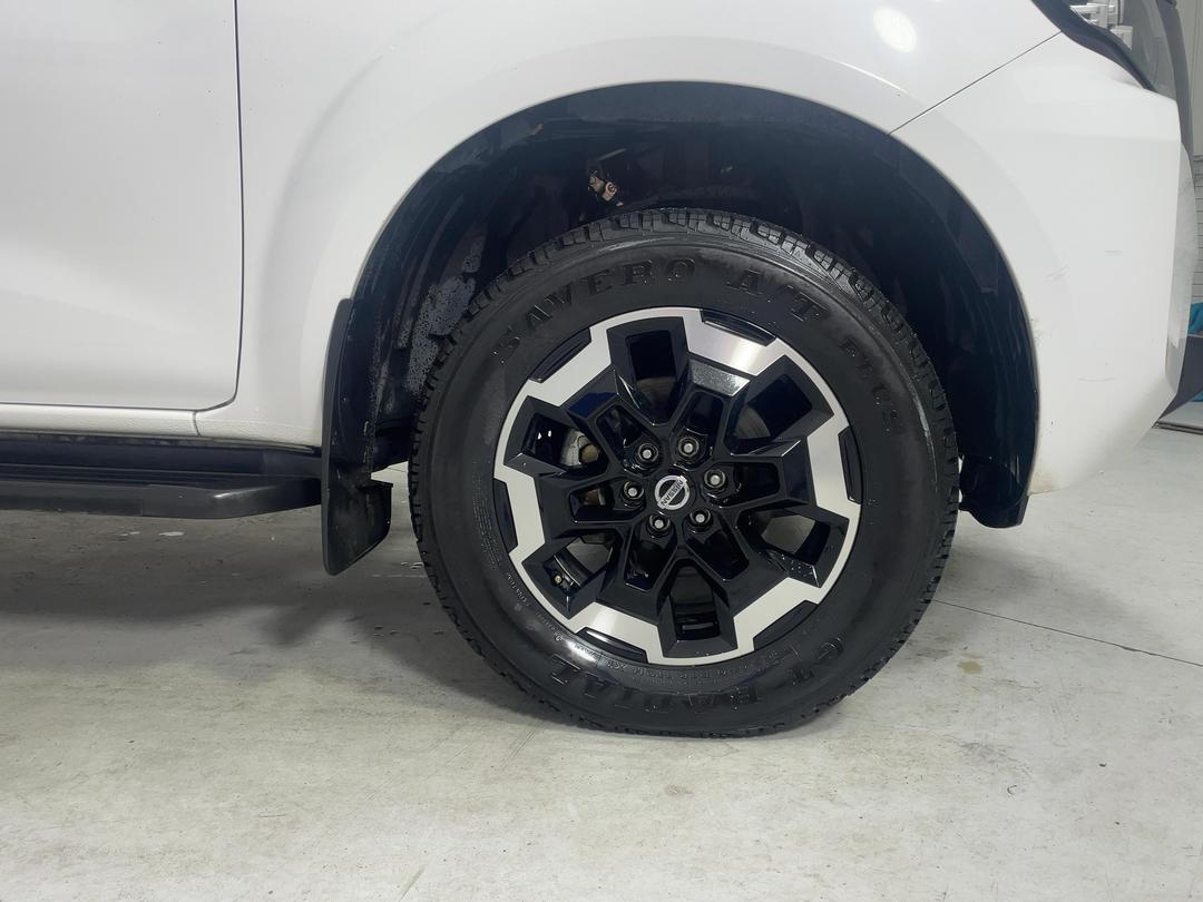 Photo '9' of Nissan Navara