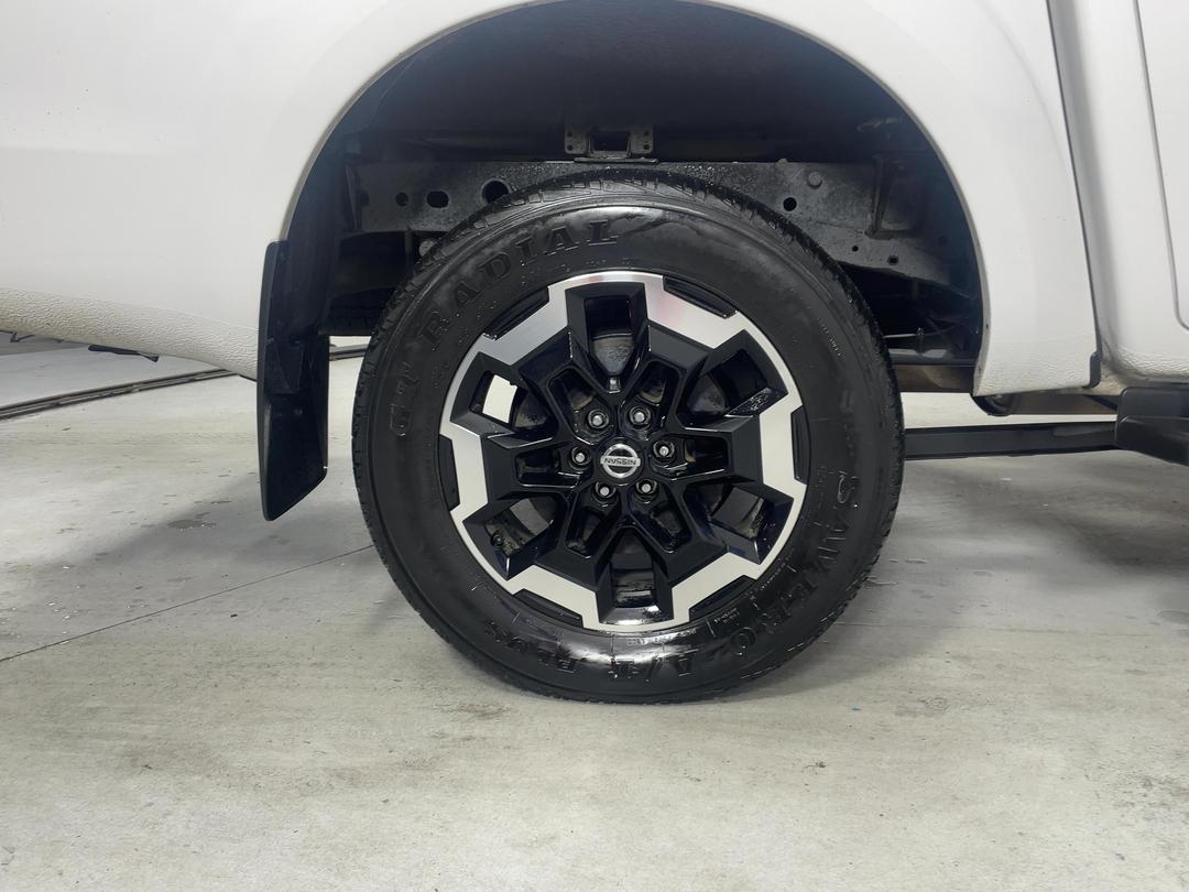 Photo '12' of Nissan Navara