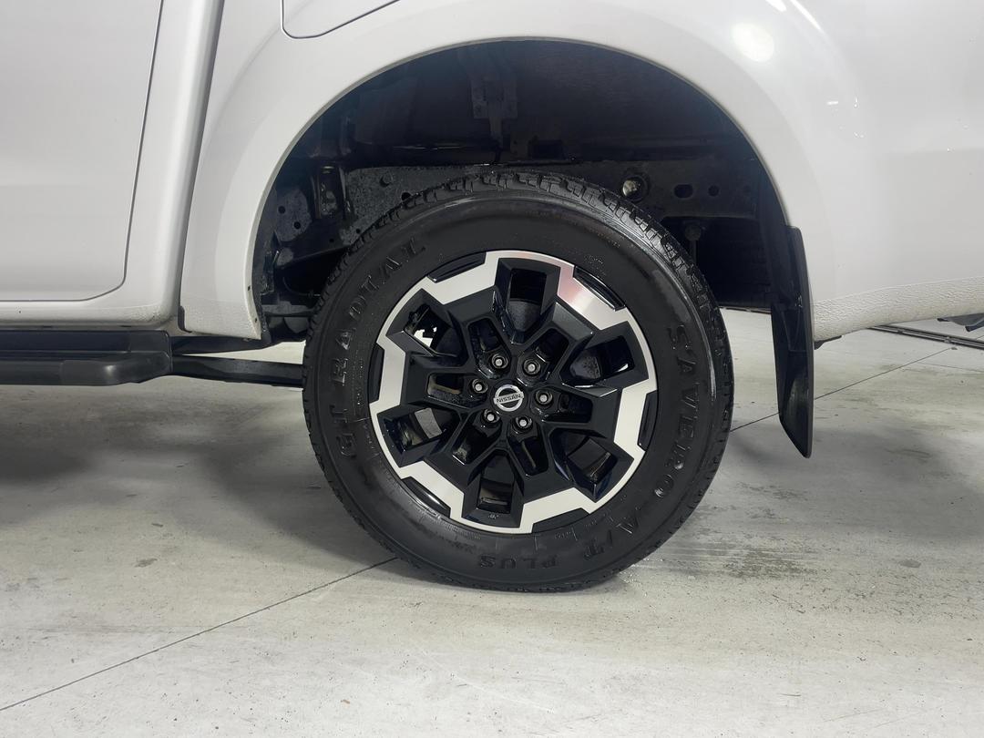 Photo '11' of Nissan Navara