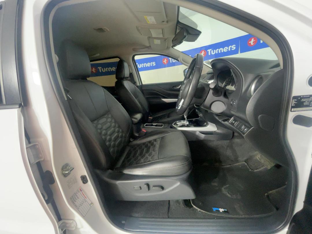 Photo '16' of Nissan Navara