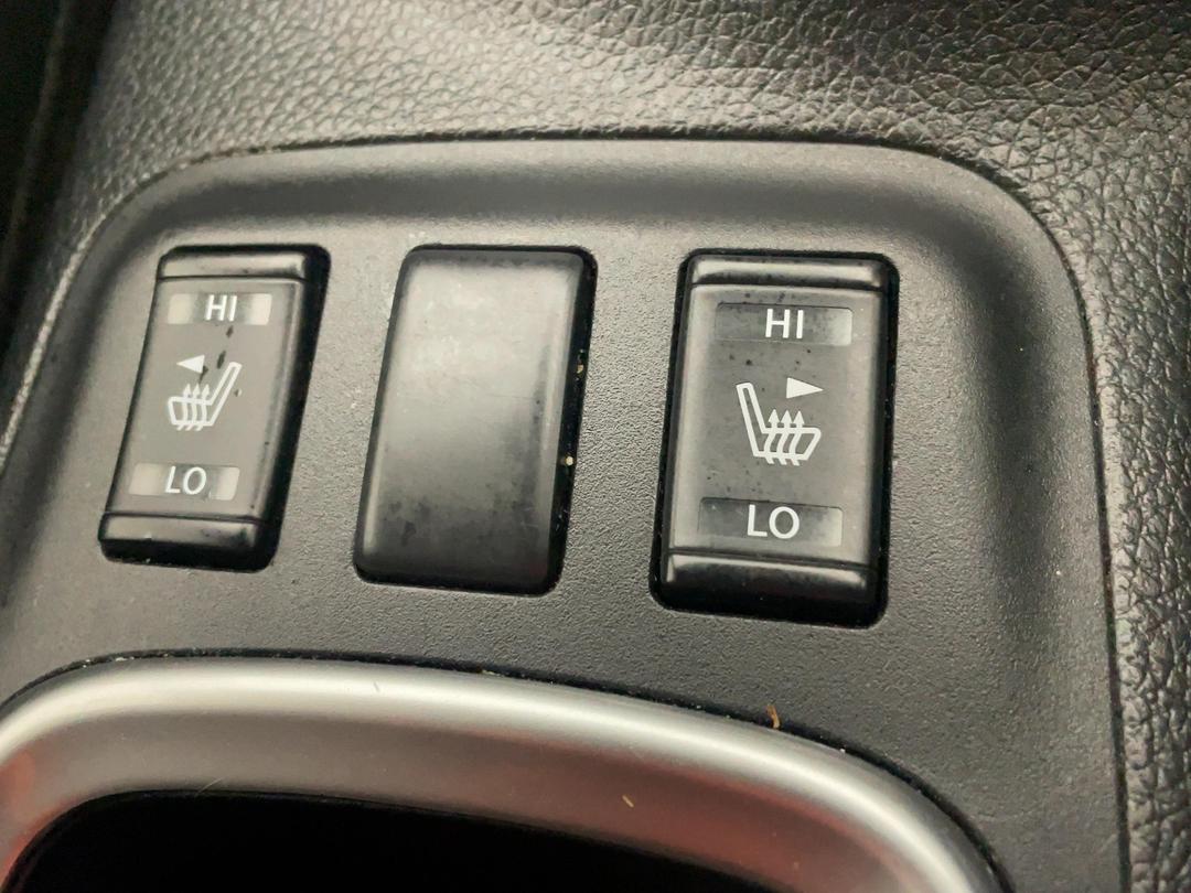 Photo '23' of Nissan Navara