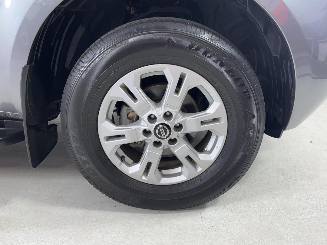 Photo '9' of Nissan Navara