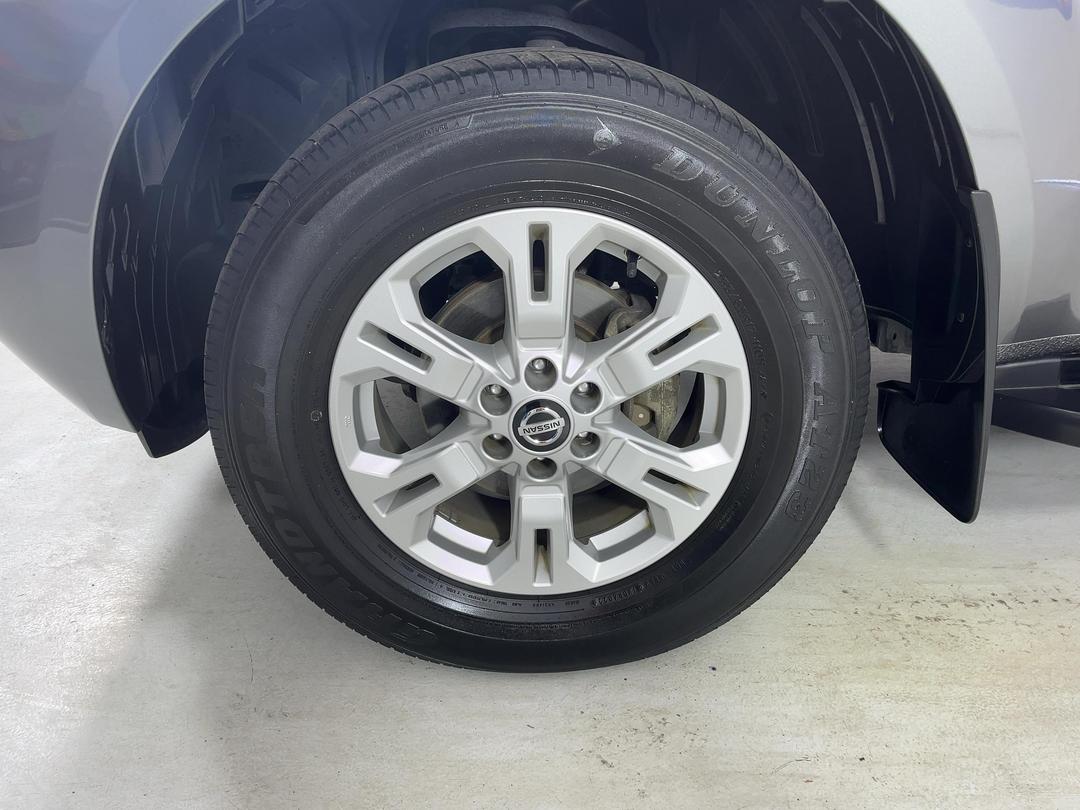 Photo '10' of Nissan Navara