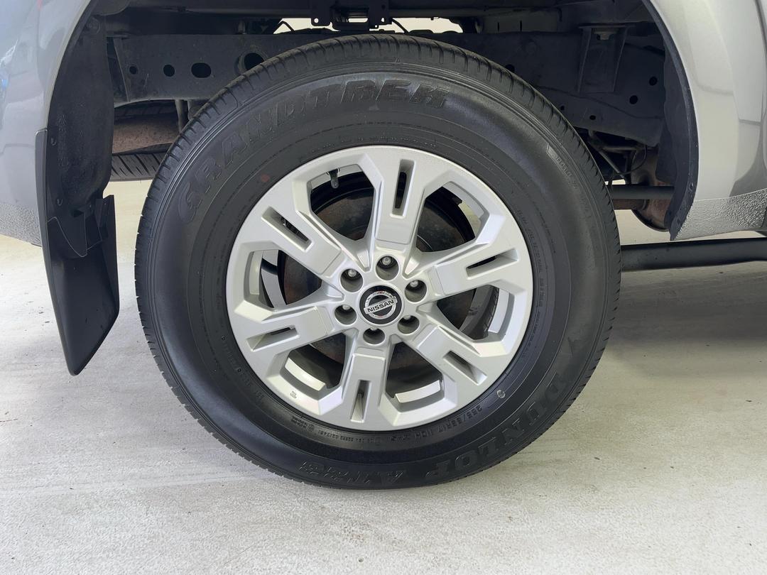 Photo '12' of Nissan Navara