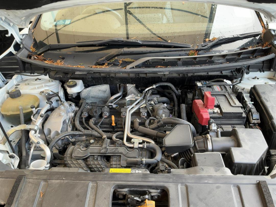 Photo '10' of Nissan X-Trail ST-L