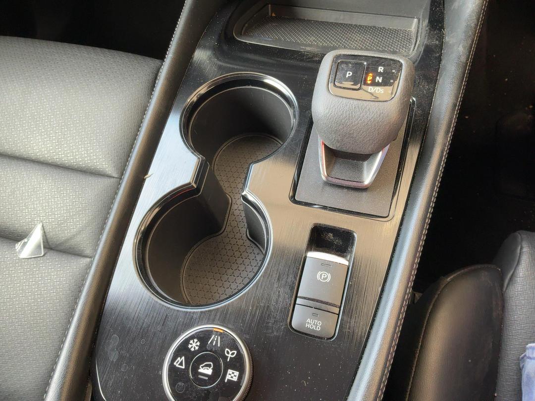 Photo '15' of Nissan X-Trail ST-L