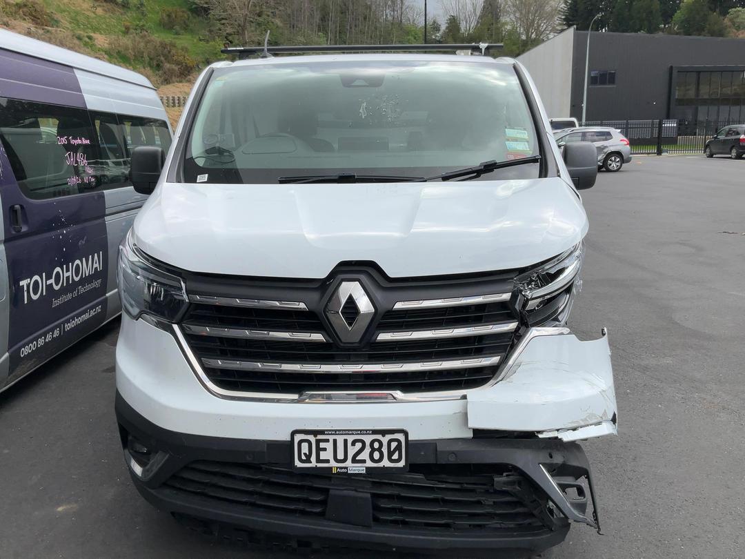 Photo '3' of Renault Trafic MWB Auto Photo '3' of Renault Trafic MWB Auto