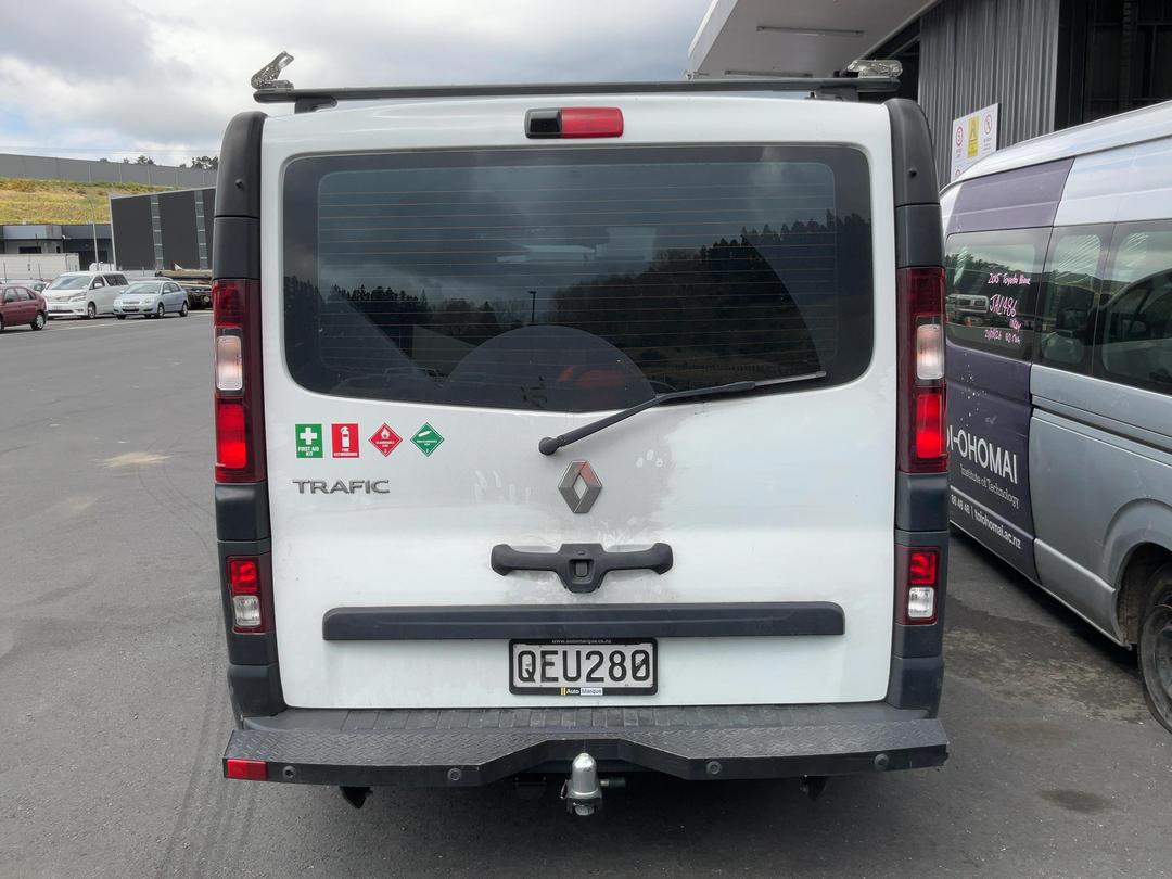 Photo '7' of Renault Trafic MWB Auto Photo '7' of Renault Trafic MWB Auto