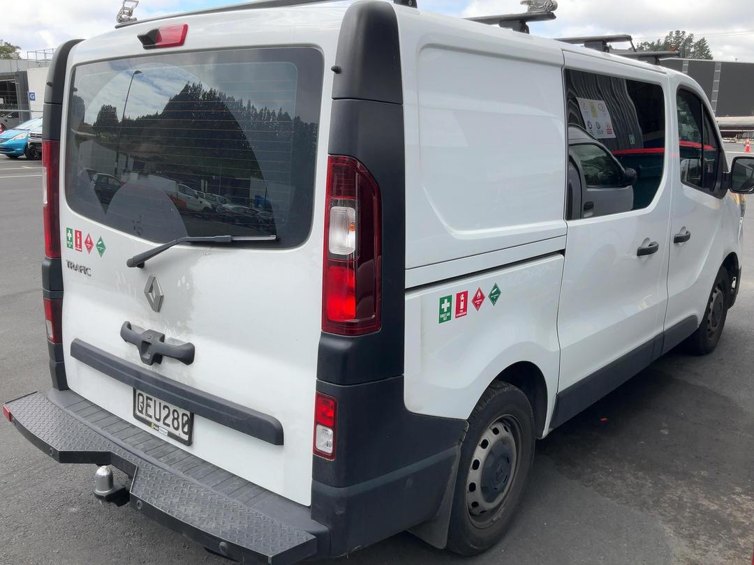 Photo '8' of Renault Trafic MWB Auto Photo '8' of Renault Trafic MWB Auto