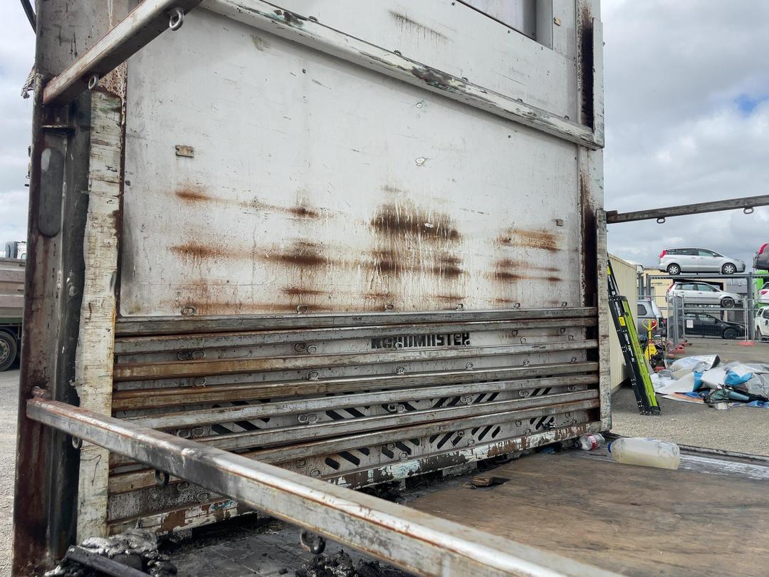 Photo '16' of Roadmaster FG 5A-11.94 Curtain/Chiller Full